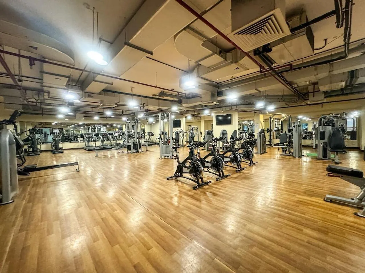 Charming 1-Bedroom Apartment In Autumn, Jvc Dubai 0*,