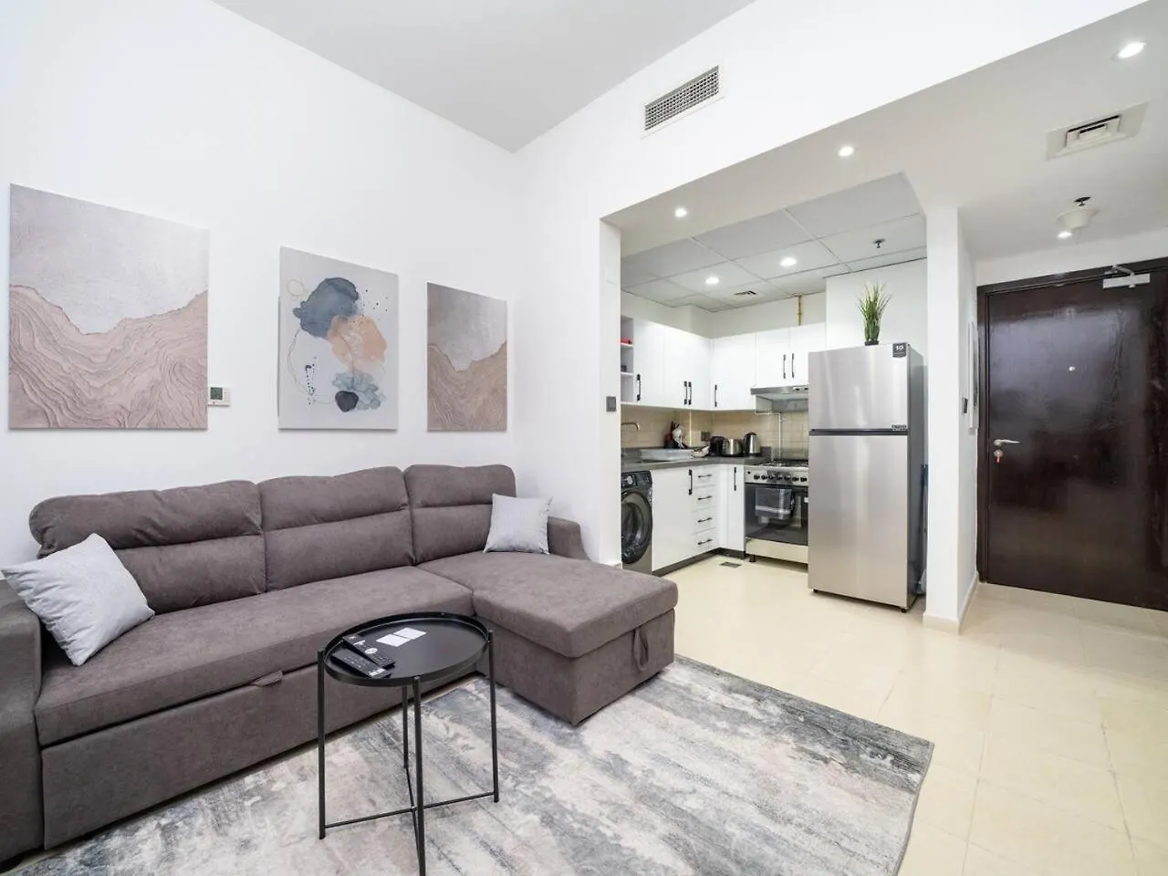 Charming 1-Bedroom Apartment In Autumn, Jvc Dubai
